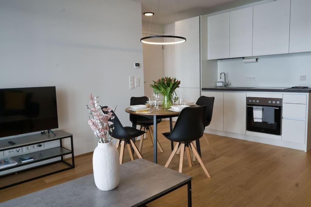 Modern Apartment Near Stadtpark Wien Exteriör bild