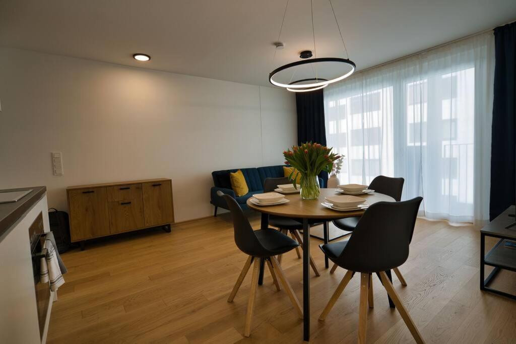 Modern Apartment Near Stadtpark Wien Exteriör bild
